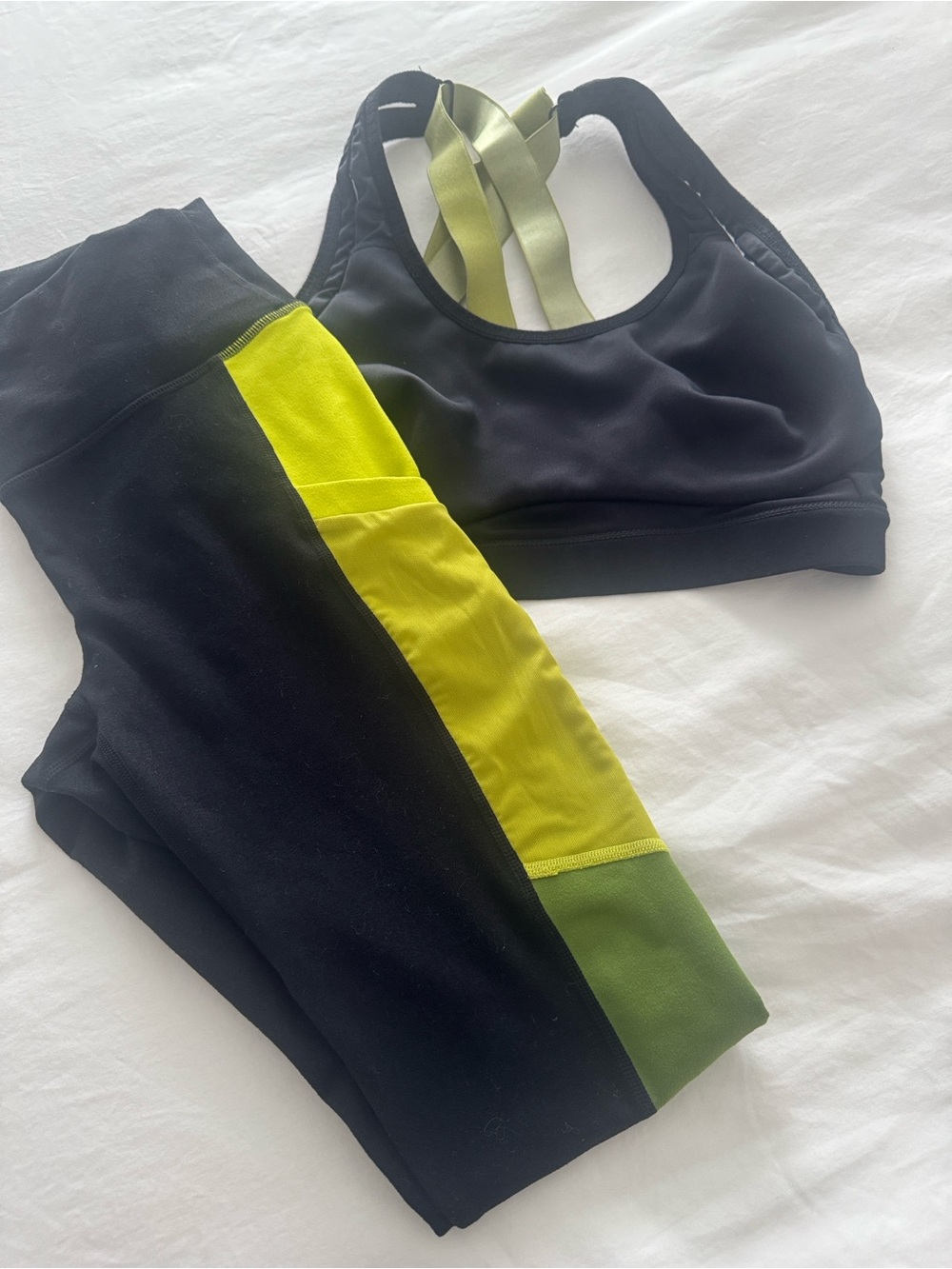 FABLETICS SET- sports bra / leggings w side pockets